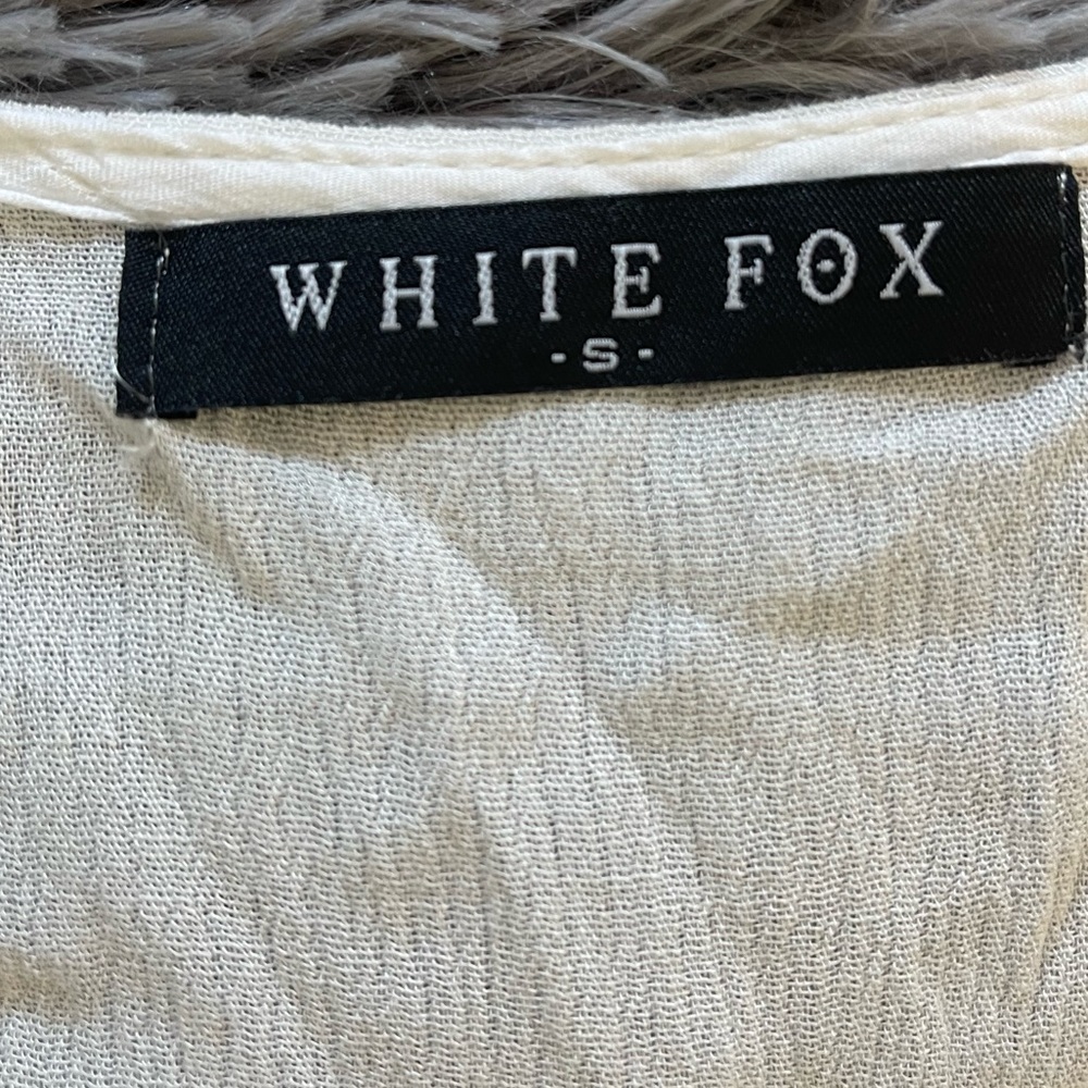 White Fox Lace Romper S - Picture 3 of 4
